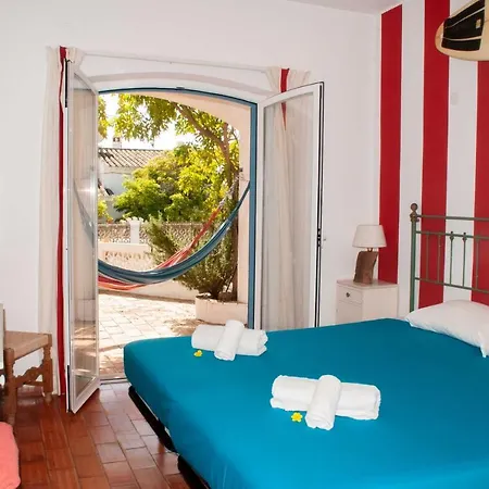 Hostal Jho'la Surf Camp *