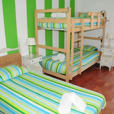 Albergue Jho'la Surf Camp *