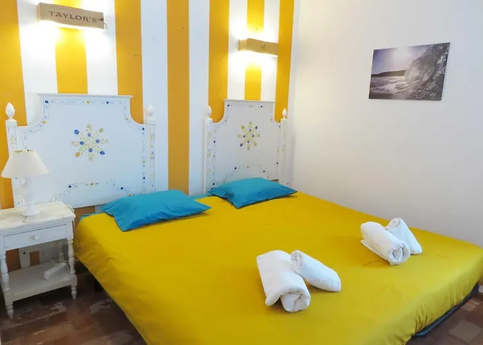 Jho'la Surf Camp Luz